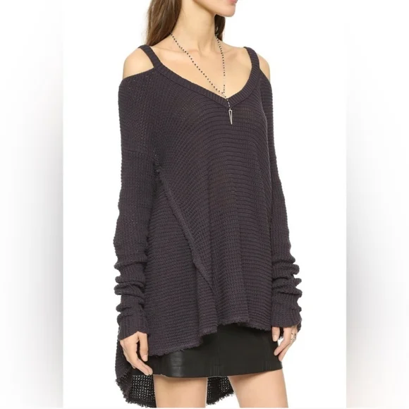 Free People Black cold shoulder slouchy sweater tunic size XS - Picture 2 of 13